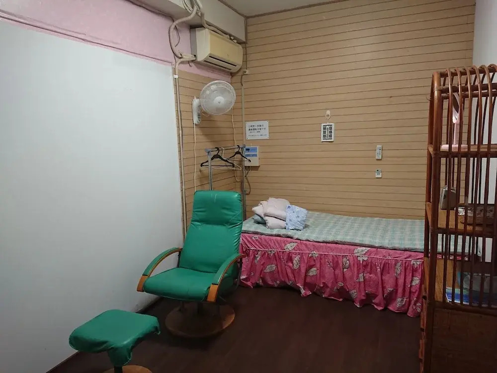 Ishigakijima Sunflower House - Hostel