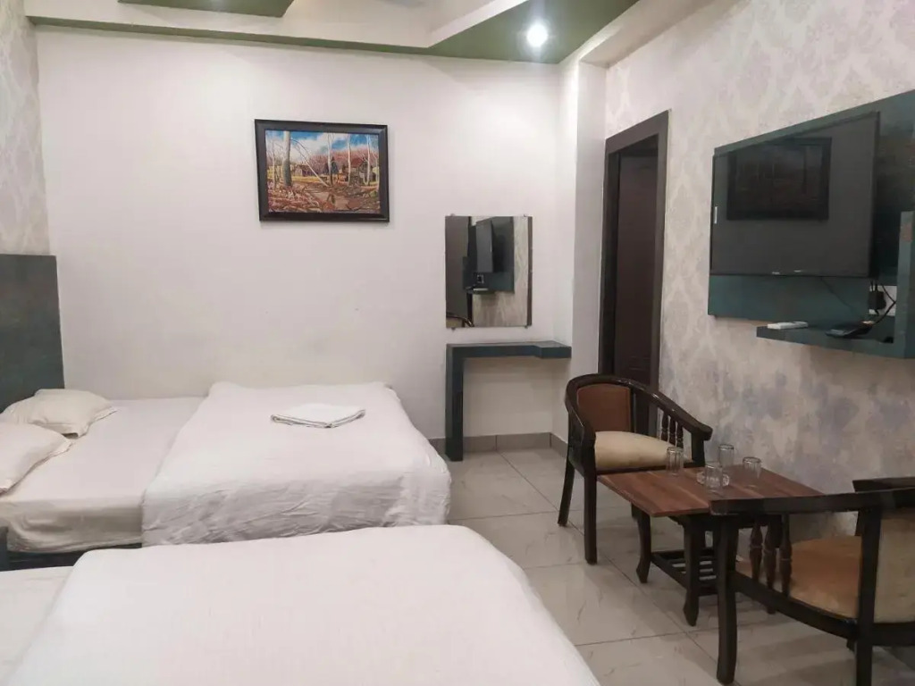 Hotel Regal Residency