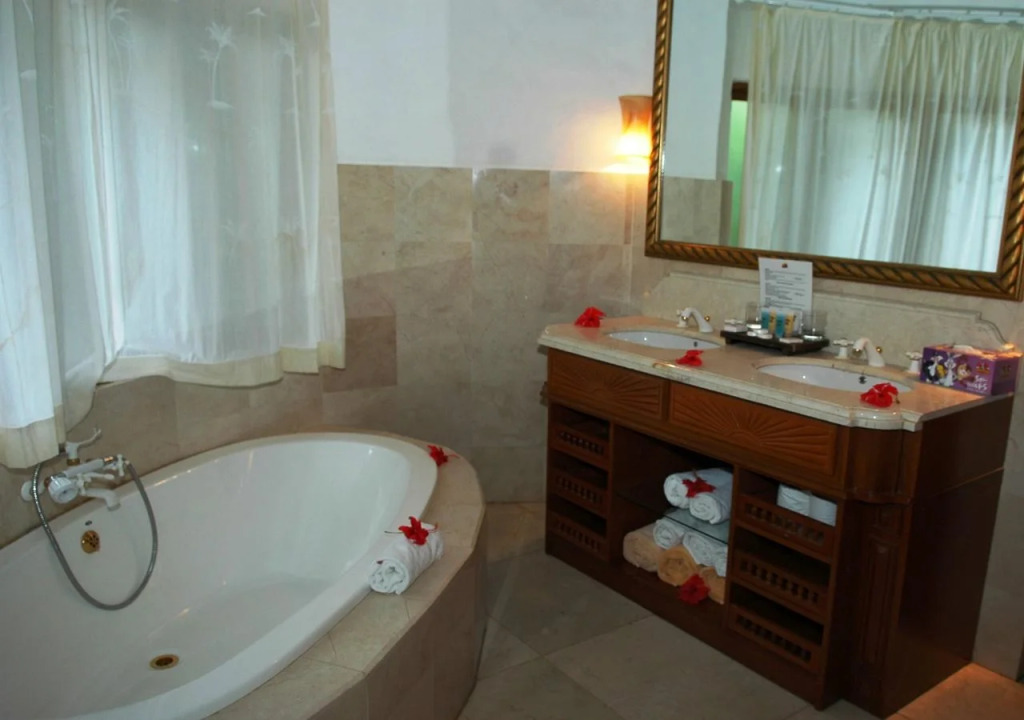Sunset Beach Hotel