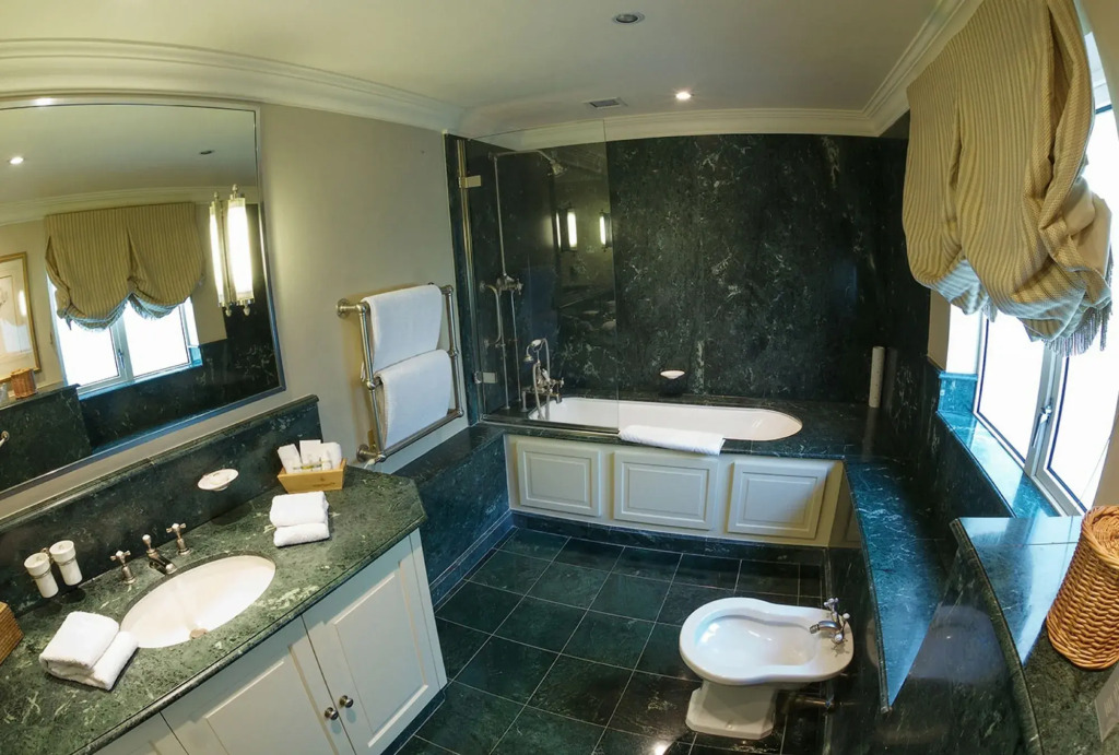 The Vineyard Hotel