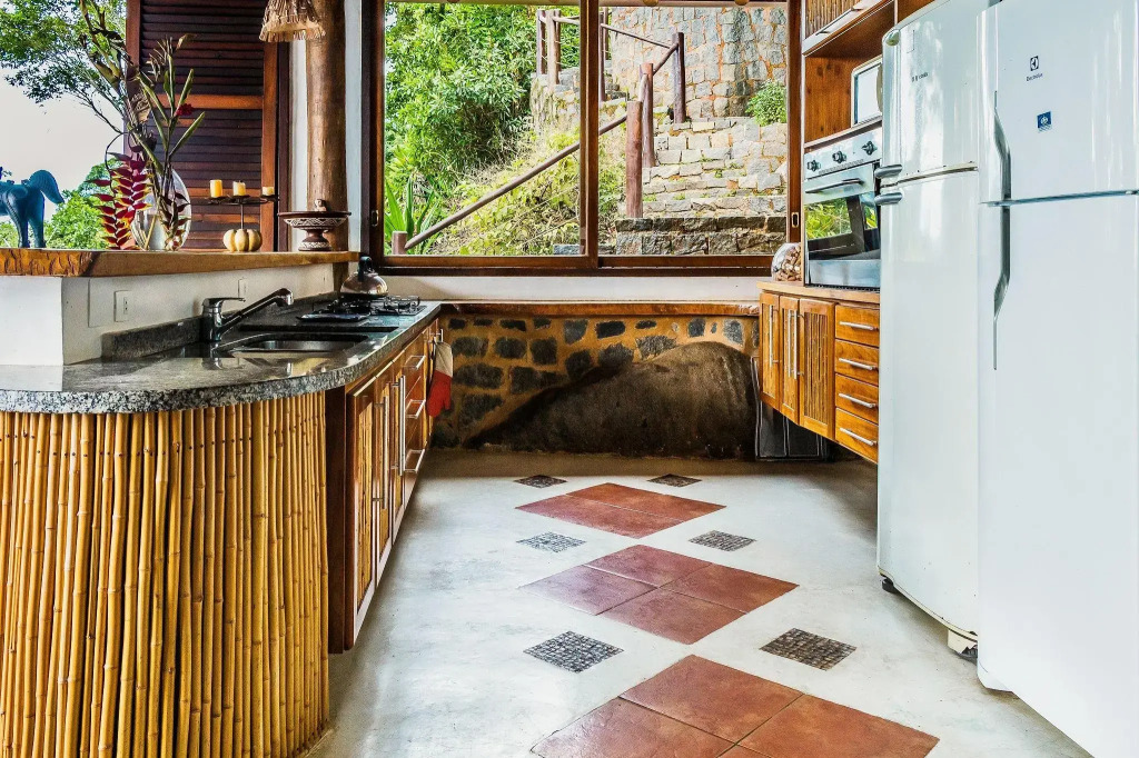 Casa de luxo com piscina e natureza em Ilhabela