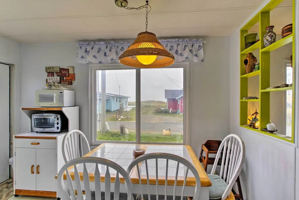 Walk to Beach! The Little Orcas Moclips Cottage