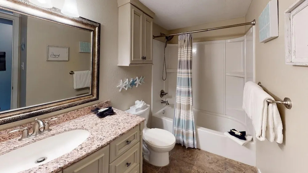 Seascape 2107 1 Bedroom Condo by RedAwning