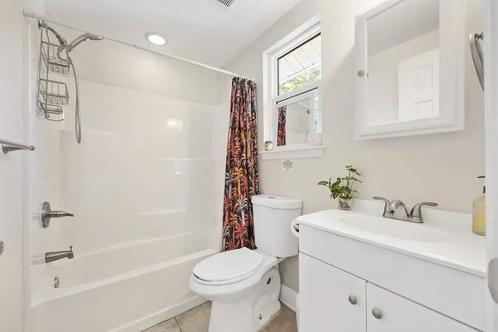 Charming Home in Heart of Downtown Pet Friendly!