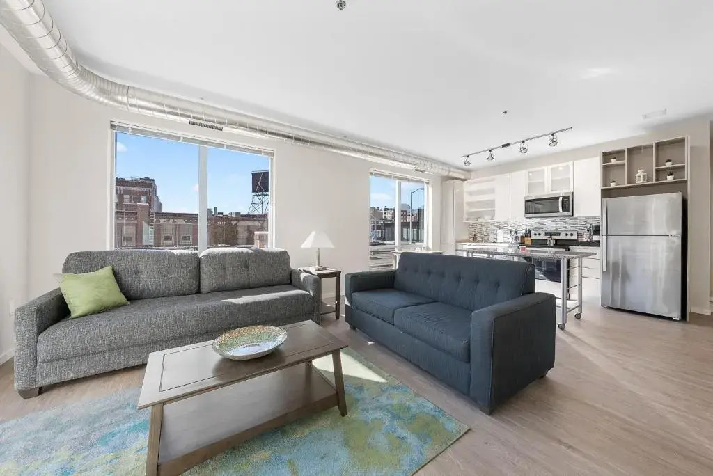 Spacious Insta-worthy Oasis steps from Night Life 360