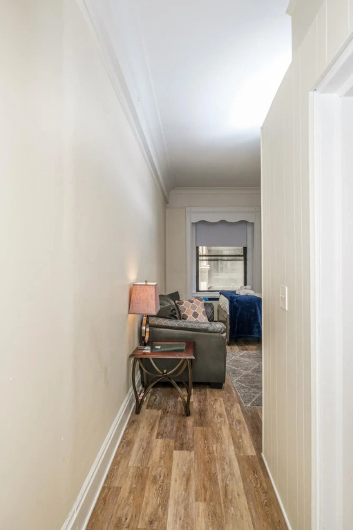 Cozy Studio + Train | Theatre District | Evonify