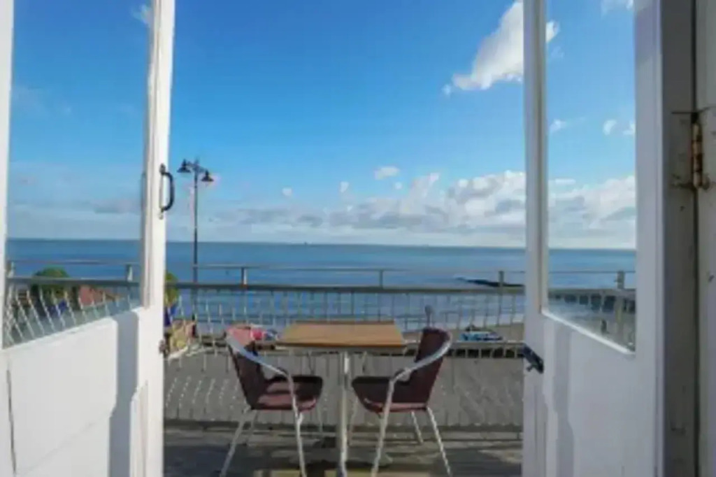 Shanklin Beach Hotel