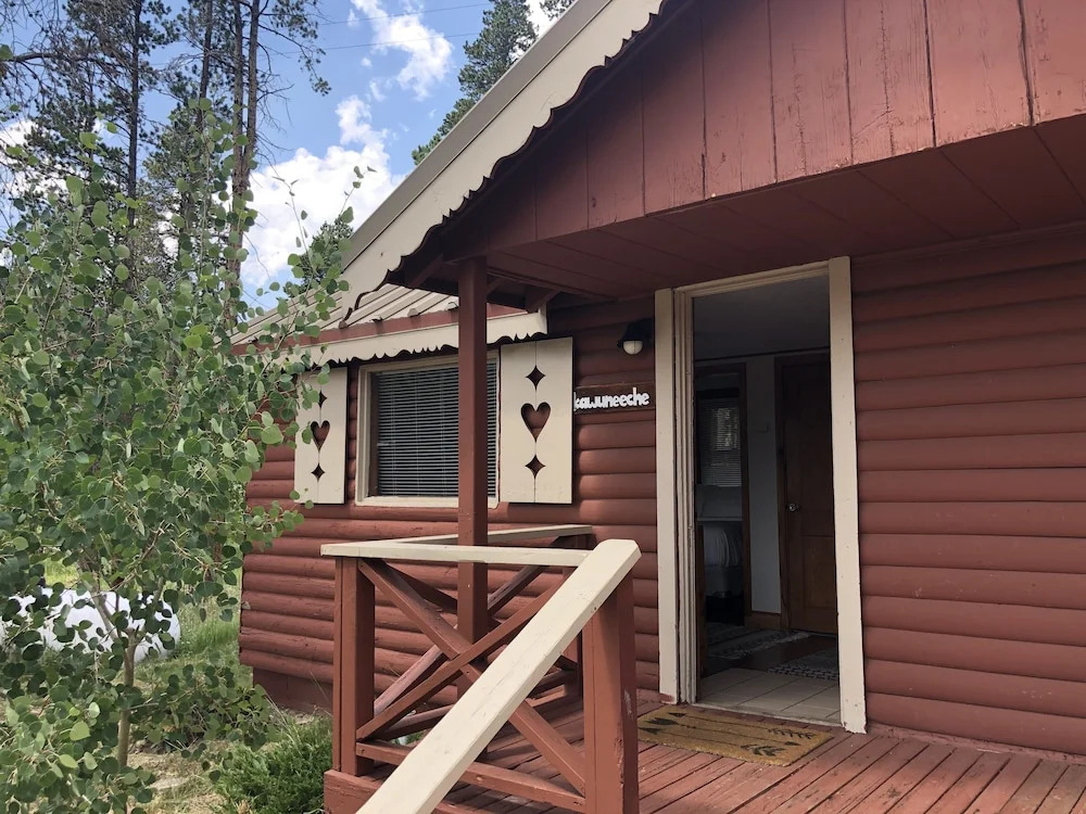 Dao House