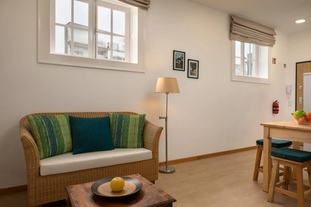 Ribeira das Casas Apt 2D by Homie