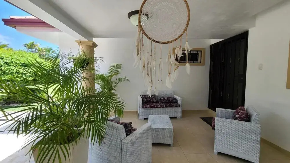 Spacious Private Villa Meters From the Beach