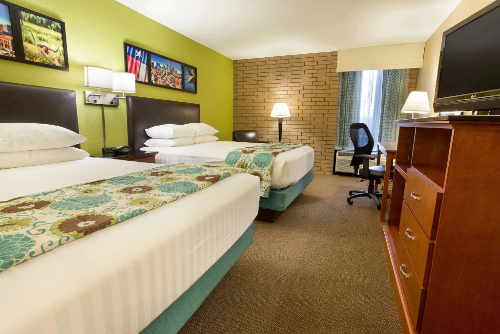 Heritage Inn Suites Houston/Sugar Land, Trademark by Wyndham
