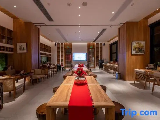 Read Life Hotel