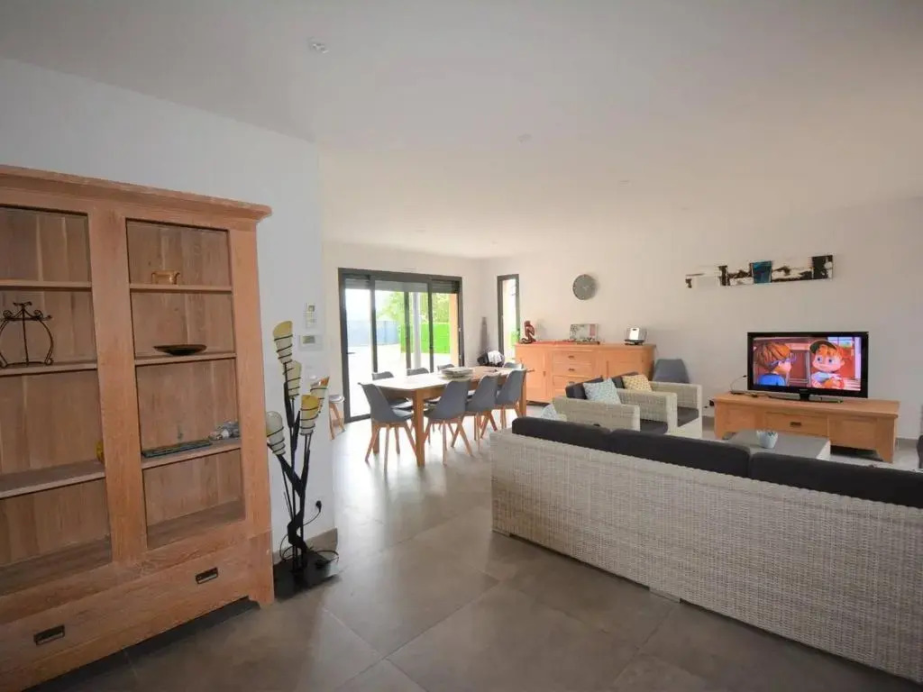 Maison Ruoms, 5 pièces, 8 personnes - FR-1-382-149