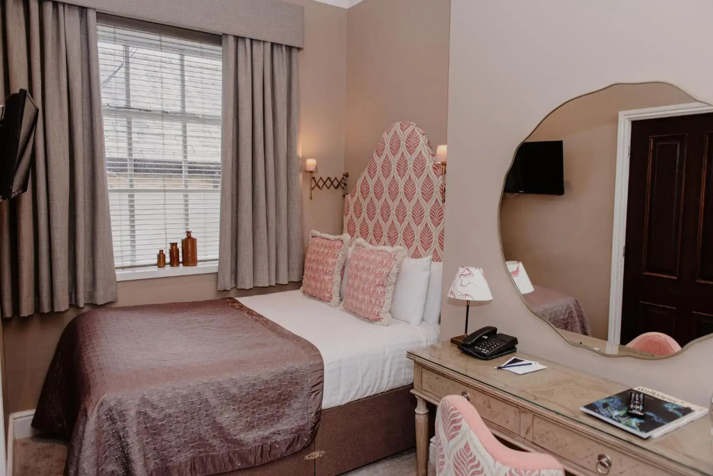 Woodlands Hotel