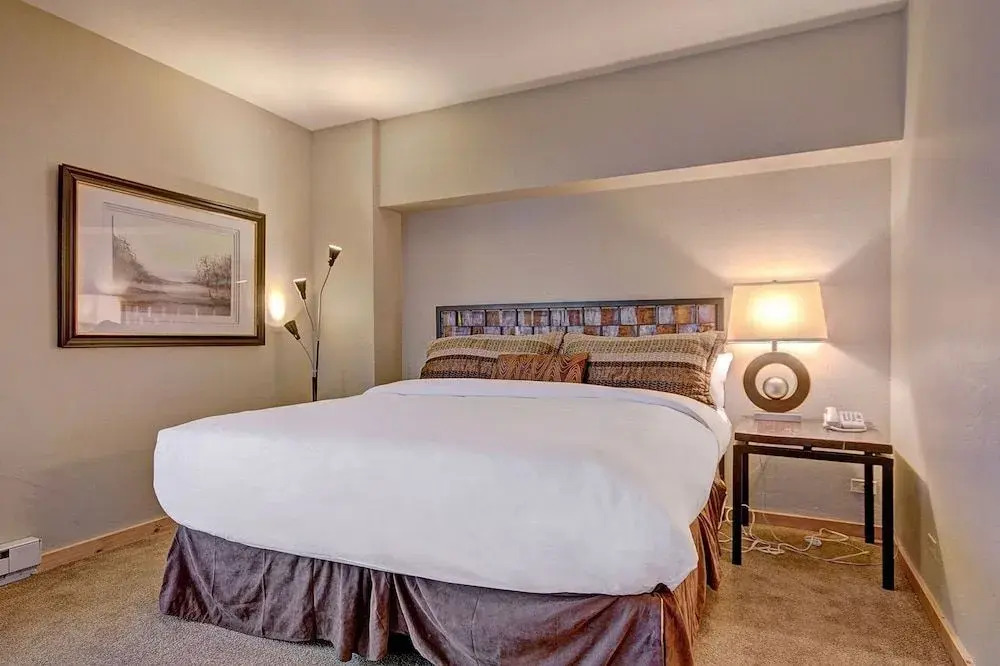Village at Breckenridge Condos Sleeps 8 - Ski in Out Walk downtown