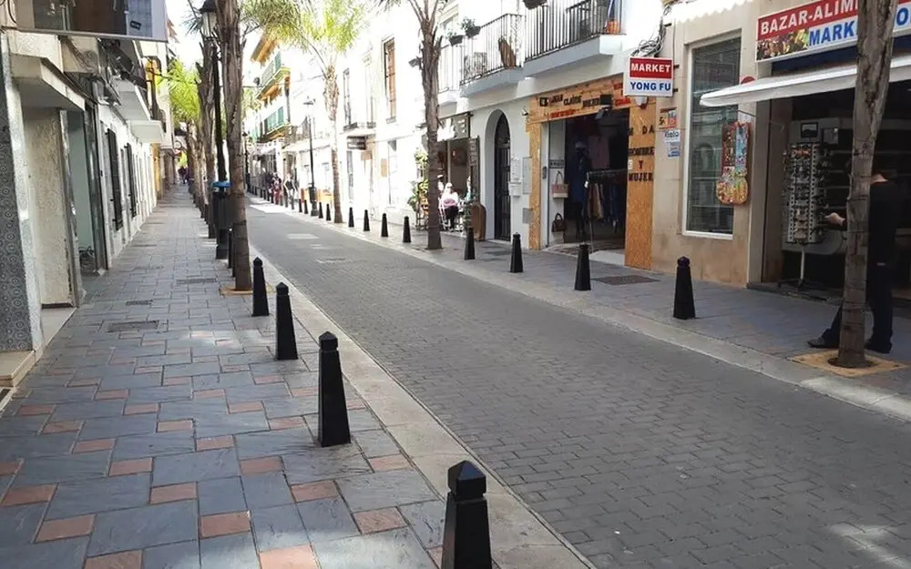 Calle Miguel de Cervantes | 6  Pax | First Line | 3687-AW