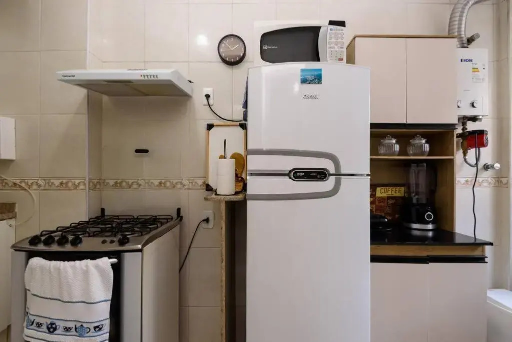 Apartamento confortável com localização privilegiada, 50 metros da praia do Arpoador