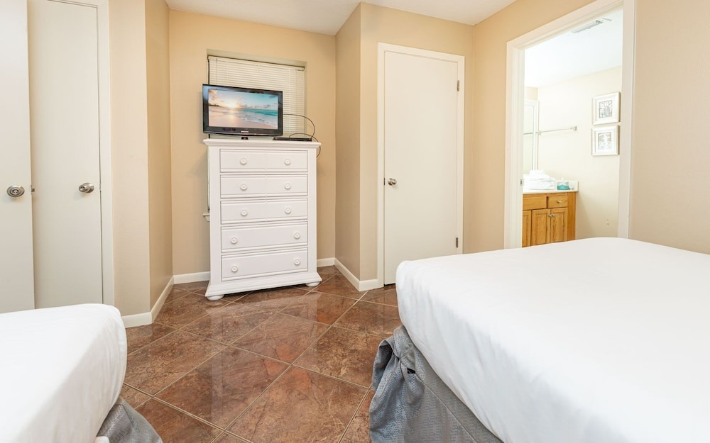 Phoenix V 513 2 Bedroom Condo