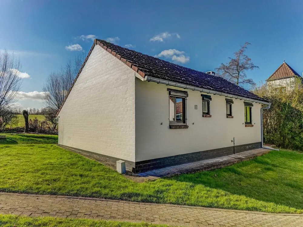 Holiday home in Heuvelland with garden