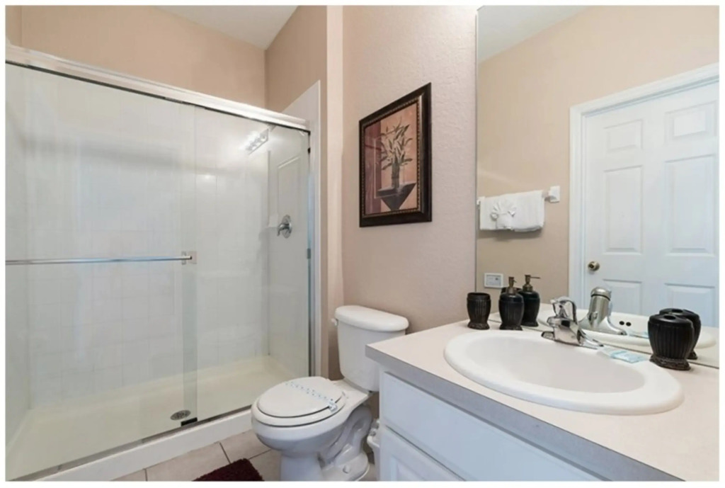 3 BR 2 Miles to Disney Pool Free Wifi and More