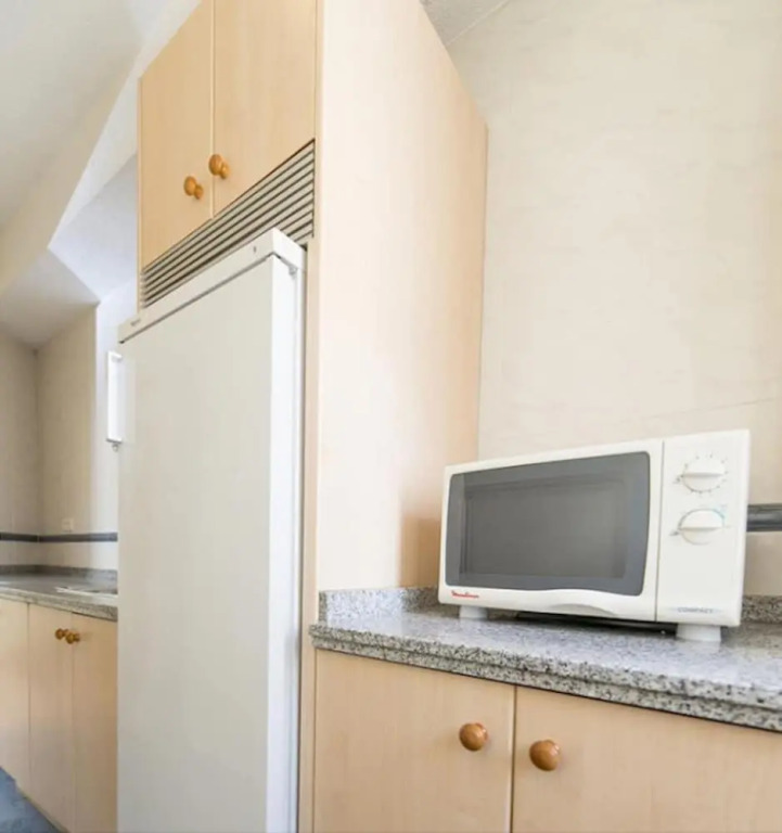Ensuite Rooms for Women Only - LEON