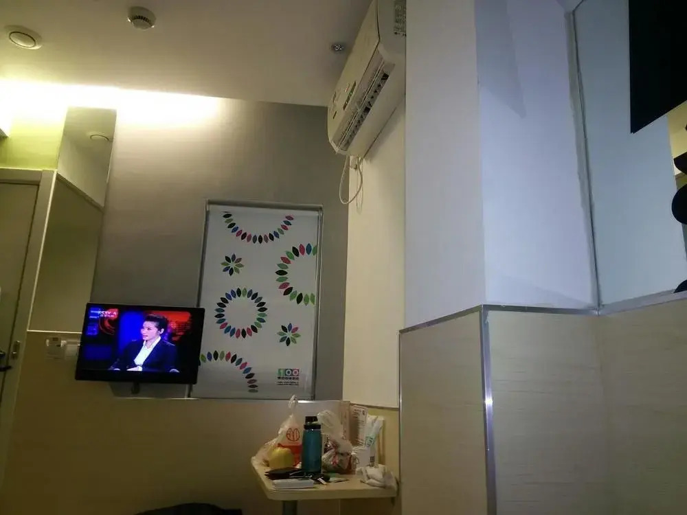 100 Hotel