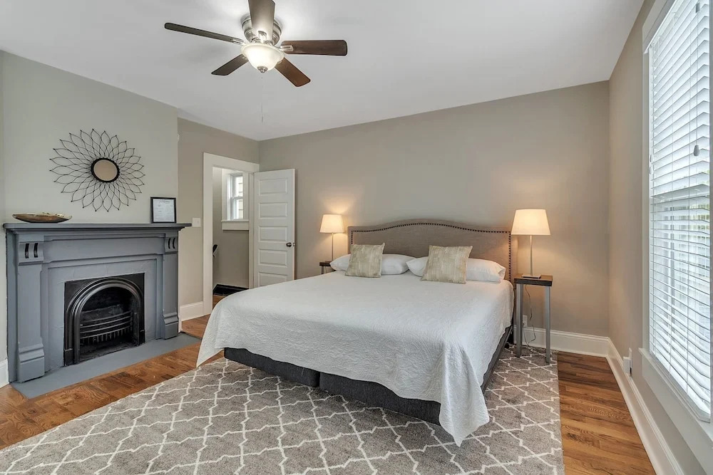 Recently Renovated Home In The Heart Of Bellevue! 2 Bedroom Home by RedAwning