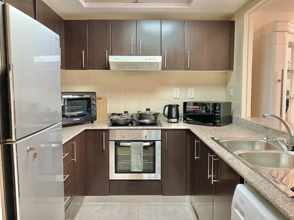 Whitesage - Marina Gem, Fancy Apartment with Waterfront Views, Dubai