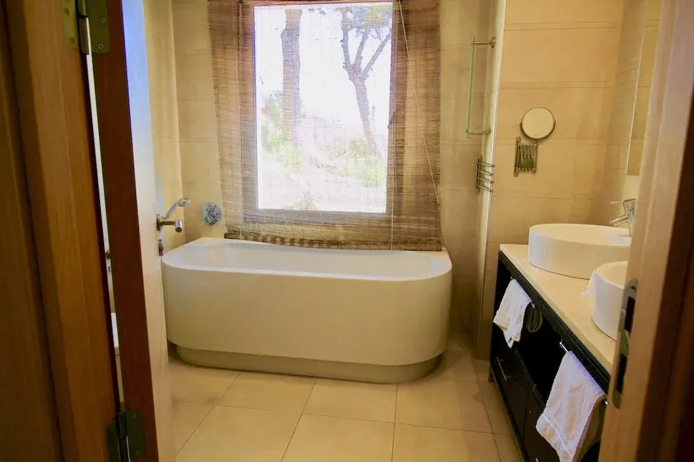 Samara 3 - Modern 2BR in Samara Resort Marbella, Indoor and Outdoor Pools, SPA
