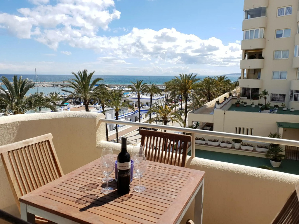 Fantastic Apartment In Front Of The Sea & Marina