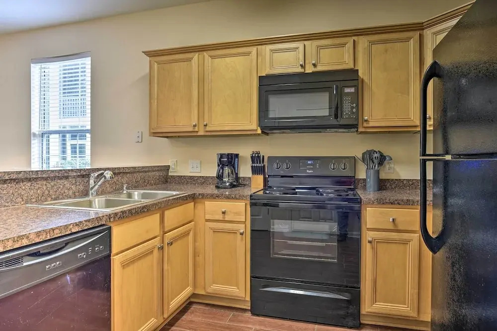 First-floor Myrtle Beach Condo w/ Pool Access!