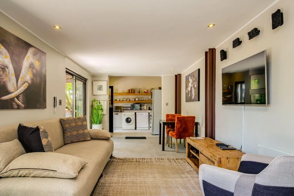 Compact Ground Floor Apartment With Private Garden and Pool 17 G Lower