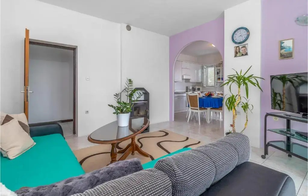 Amazing Apartment in Novi Vinodolski With Wifi and 3 Bedrooms
