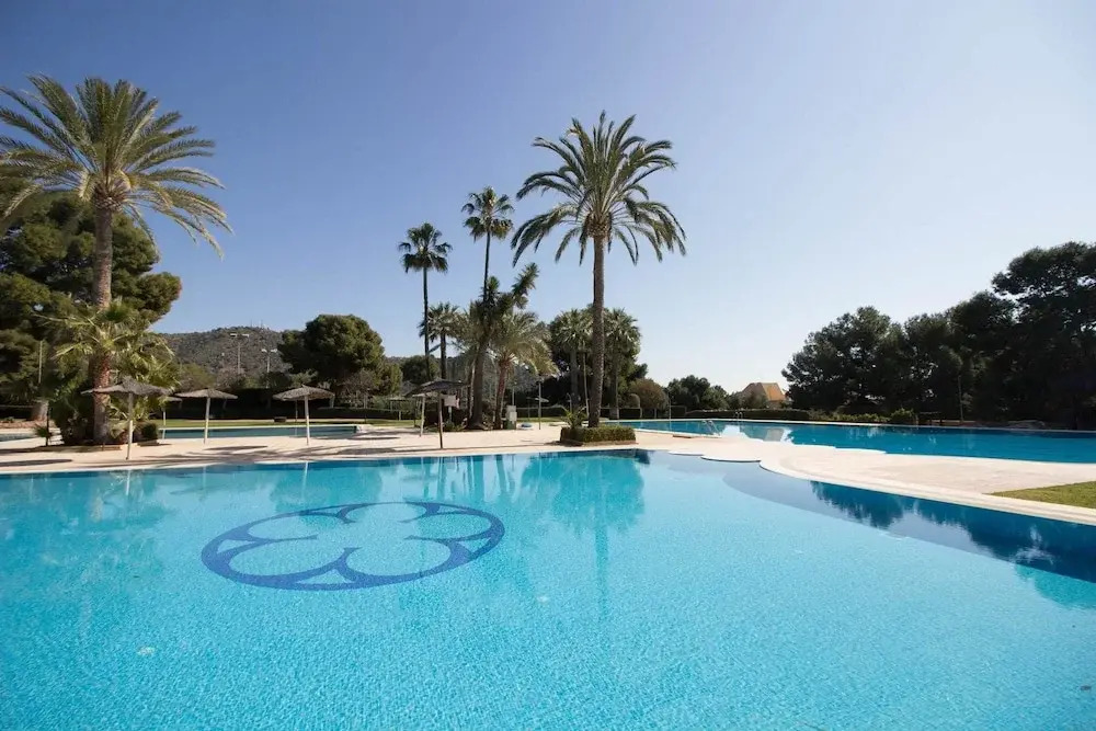 House With 4 Bedrooms in Los Monasterios, With Wonderful sea View, Poo