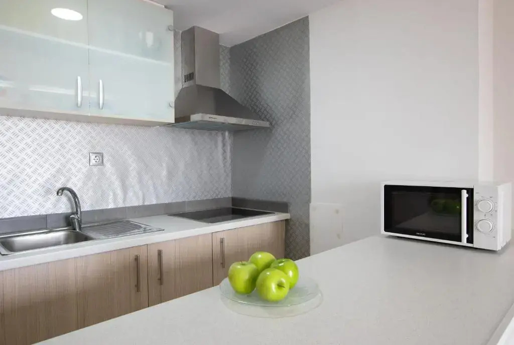 Light and bright apartment in central Valencia