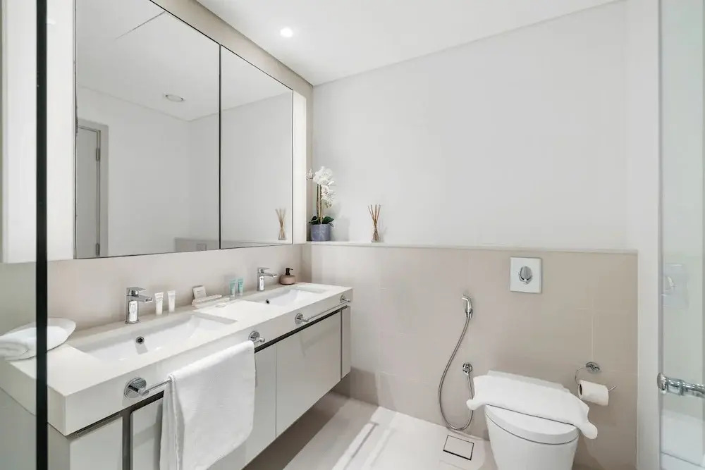 2BR Beachfront Gem with Dazzling Views of the Palm