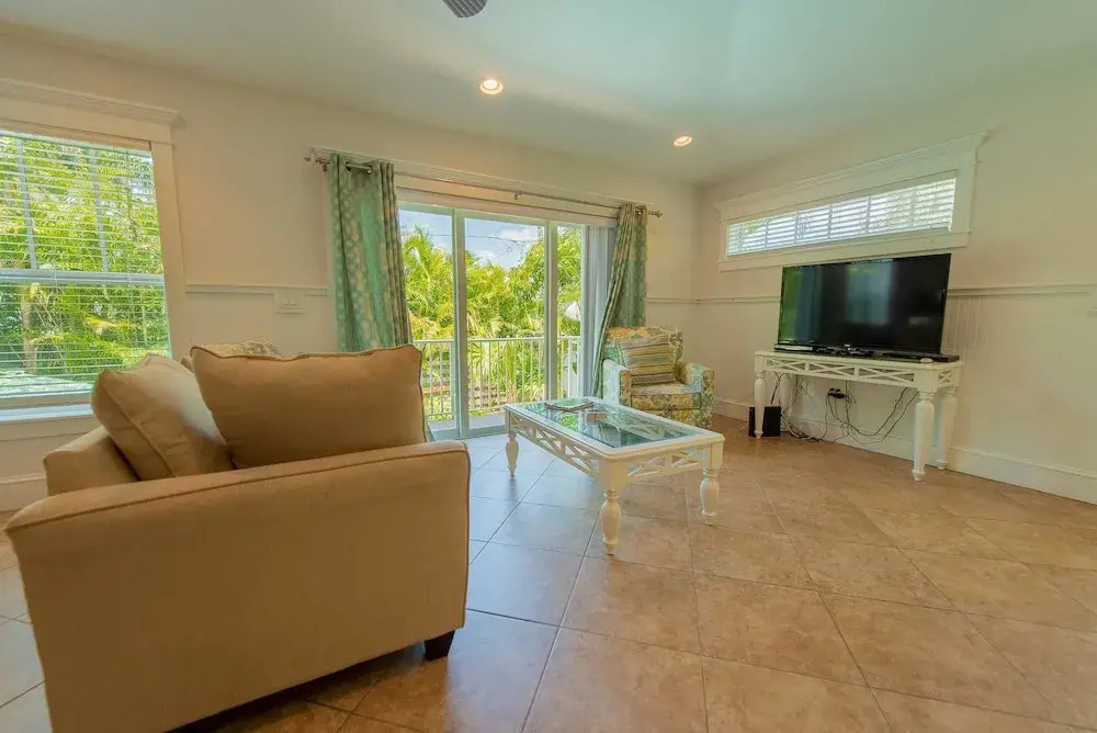 Hawaiian Tide Apartment 3