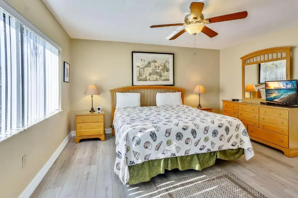 Land's End 3-206 Bay Front - Premier