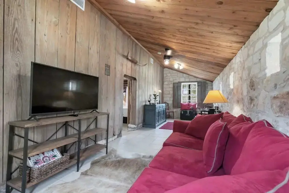 Gorgeous Barn Cabin 10min From Main St!