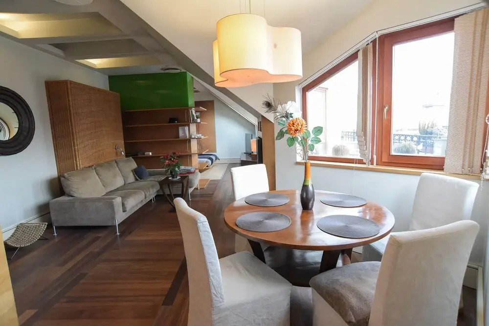 Pelicanstay Montaigne Apartments