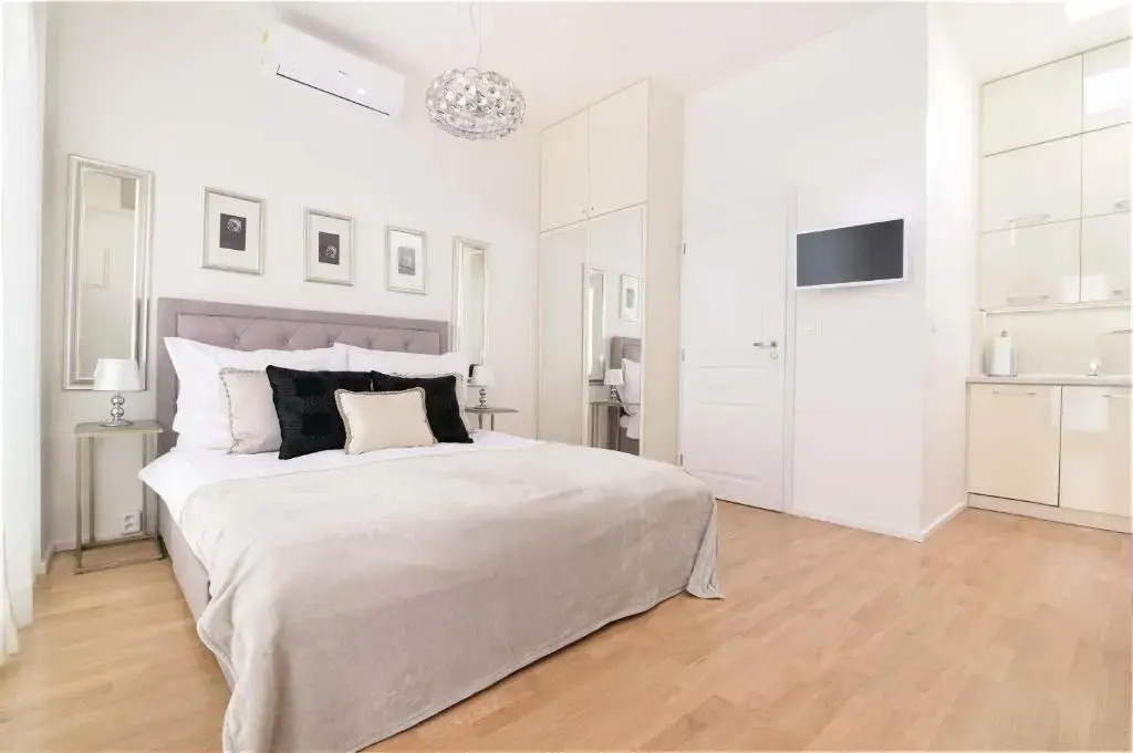 COZY&QUIET apartment with A/C in city centre