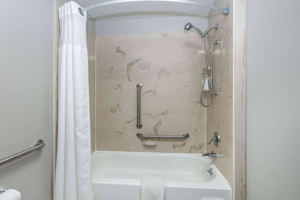 Days Inn by Wyndham Greenville MS