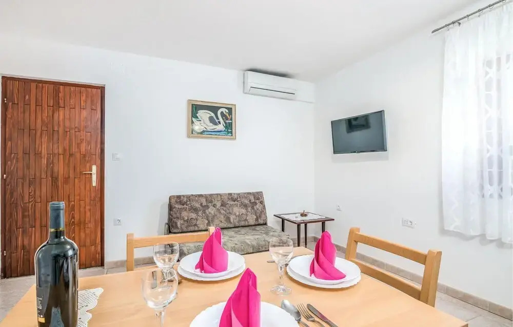 Awesome Home in Jurandvor With Wifi and 1 Bedrooms