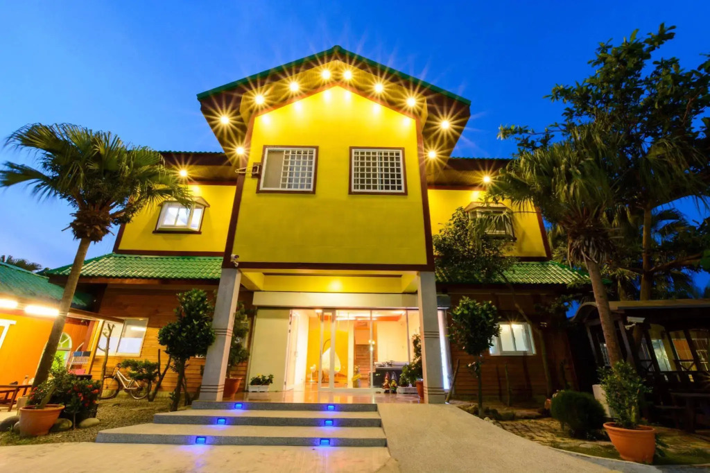 Hengchun Town Cabins(墾丁恆春小城民宿)