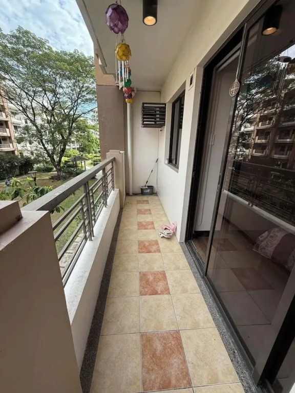 Alabang Condo by Lyre