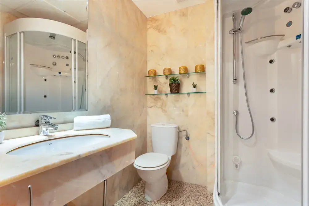Bright & Confortable 2 Bd Apart With Views to Bib Rambla Square. Bib Rambla II