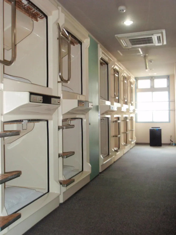 Capsule Hotel Kobe Sannomiya
