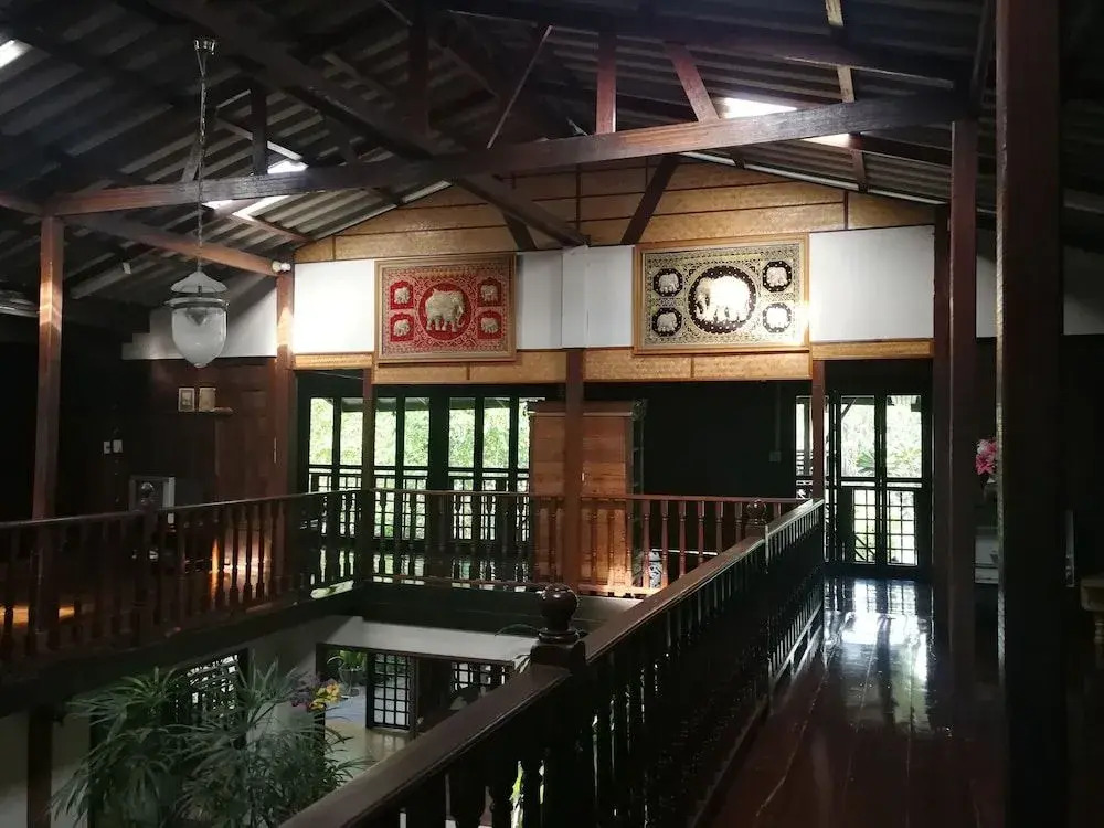 Kumkhumsriwangchai Amphawa