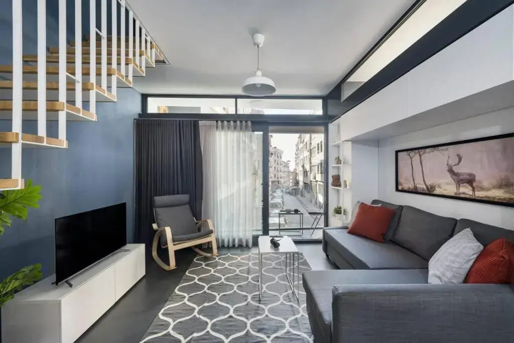 Brand New Central Modern Loft Smart Design! #143