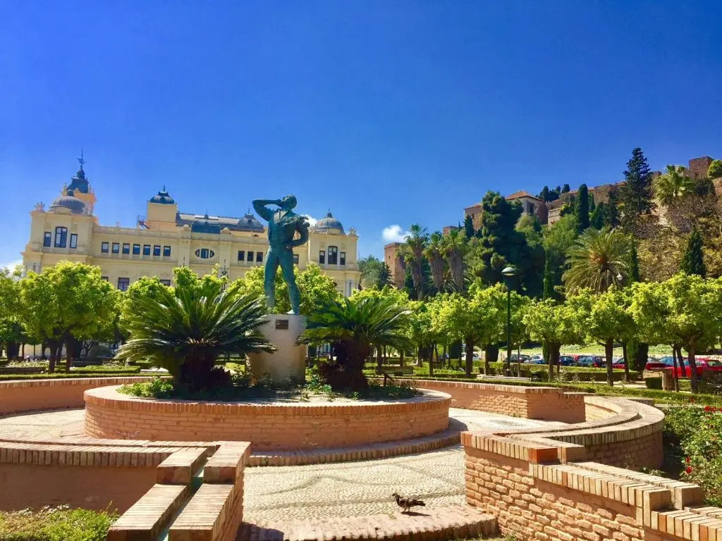 Skysea Holidays Malaga Centro frente al Rio